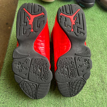 Load image into Gallery viewer, Jordan Chili 9s Size 8

