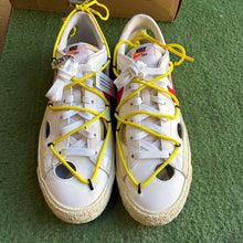 Load image into Gallery viewer, Nike Off White Low Blazers Size 9
