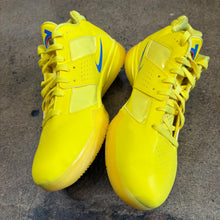 Load image into Gallery viewer, Nike KD 3 Size 10
