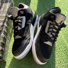 Load image into Gallery viewer, Jordan Tinker 3s Size 10.5
