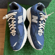 Load image into Gallery viewer, New Balance 2002Rs Size 12
