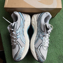 Load image into Gallery viewer, ASICS White Pure Silver GT 2160s Size 9
