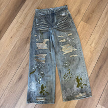 Load image into Gallery viewer, Vale Baggy Denim Size 30
