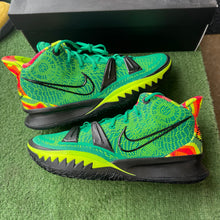 Load image into Gallery viewer, Nike Ky-D Weatherman 7s Size 13
