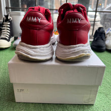 Load image into Gallery viewer, Maison Mihara Waynes Size 42
