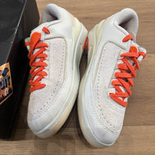Load image into Gallery viewer, Jordan Shelflife Low 2s Size 8
