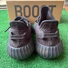 Load image into Gallery viewer, Adidas Yeezy Onyx 350V2s Size 7

