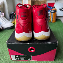Load image into Gallery viewer, Jordan Win Like 96 11s Size 11
