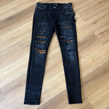 Load image into Gallery viewer, Amiri Denim Size 38
