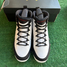 Load image into Gallery viewer, Jordan OG 9s Size 9
