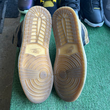Load image into Gallery viewer, Jordan Metallic Gold 1s Size 12
