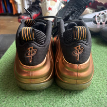 Load image into Gallery viewer, Nike Copper Foamposites Size 11

