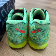 Load image into Gallery viewer, Nike Zombie Ja 3s Size 10

