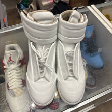Load image into Gallery viewer, Maison Margiela Futures Size 42
