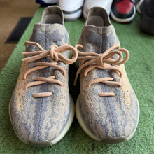 Load image into Gallery viewer, Adidas Yeezy Mist 380s Size 7
