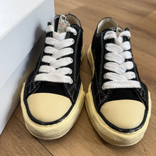 Load image into Gallery viewer, Maison Mihara OG Sole Peterson Canvas Lows Size 40
