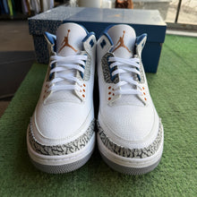 Load image into Gallery viewer, Jordan Wizard 3s Size 12.5
