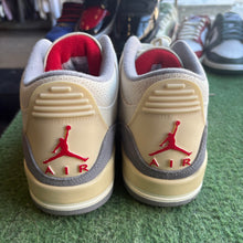 Load image into Gallery viewer, Jordan Muslin 3s Size 9
