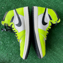 Load image into Gallery viewer, Jordan Visionaire 1s Size 10.5
