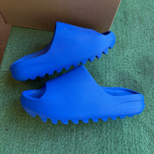 Load image into Gallery viewer, Adidas Yeezy Azure Slides Size 7
