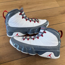 Load image into Gallery viewer, Jordan Fire Red 9s Size 9.5
