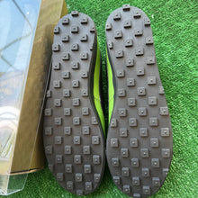 Load image into Gallery viewer, Nike Bode Astro Grabber Size 10
