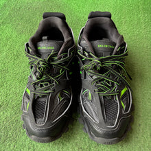 Load image into Gallery viewer, Balenciaga Tracks Size 46
