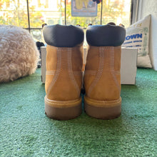 Load image into Gallery viewer, Timberland 6 Inch Boots Size 9
