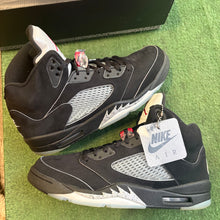 Load image into Gallery viewer, Jordan Reimagined Metallic 5s Size 13

