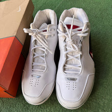 Load image into Gallery viewer, Nike LeBron Debut Zoom Generations Size 9
