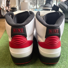 Load image into Gallery viewer, Jordan Chicago 2s Size 11

