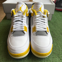 Load image into Gallery viewer, Jordan Vivid Sulfur 4s Size 10.5W/9M
