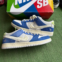 Load image into Gallery viewer, Nike SB Streetwear Gardenia Low Dunks Size 11.5
