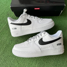Load image into Gallery viewer, Nike Supreme White Black Air Force 1s Size 7
