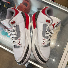 Load image into Gallery viewer, Jordan Fire Red 3s Size 8.5
