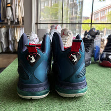 Load image into Gallery viewer, Nike LeBron Swingman 9s Size 11
