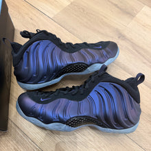 Load image into Gallery viewer, Nike Eggplant Foamposites Size 13
