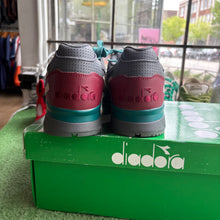 Load image into Gallery viewer, Diadora N9000s Size 10.5
