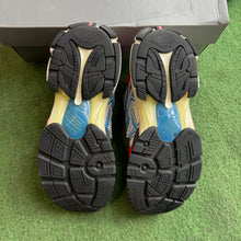 Load image into Gallery viewer, Balenciaga Runners Size 41

