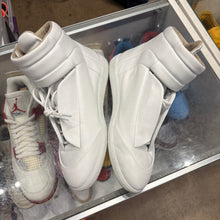 Load image into Gallery viewer, Maison Margiela Futures Size 42
