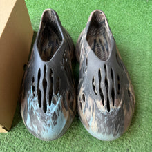 Load image into Gallery viewer, Adidas Yeezy MX Cinder Foam Runners Size 9
