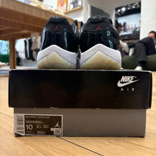 Load image into Gallery viewer, Jordan 72-10 Low 11s Size 10
