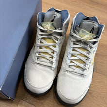 Load image into Gallery viewer, Jordan A Ma Maniere Dawn 5s Size 11.5W/10M
