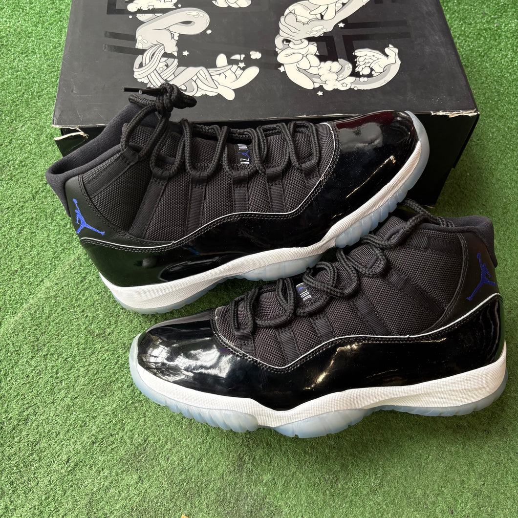 Jordan Space Jam 11s Size 11