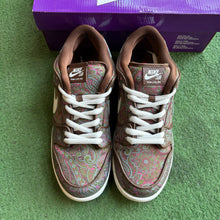 Load image into Gallery viewer, Nike Paisley SB Low Dunks Size 10.5
