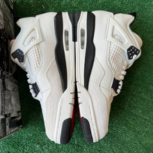 Load image into Gallery viewer, Jordan Flight Club 4s Size 9
