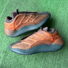 Load image into Gallery viewer, Adidas Yeezy Copper Fade 700 V3s Size 6.5
