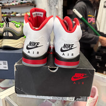 Load image into Gallery viewer, Jordan Black Tongue Fire Red 5s Size 9
