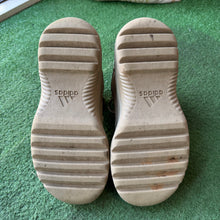 Load image into Gallery viewer, Yeezy DSRT Rock Boots Size 8
