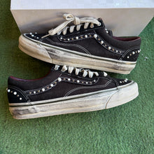 Load image into Gallery viewer, Vans OTW Pearlized Pack Black Old Skool 36s Size
10.5
